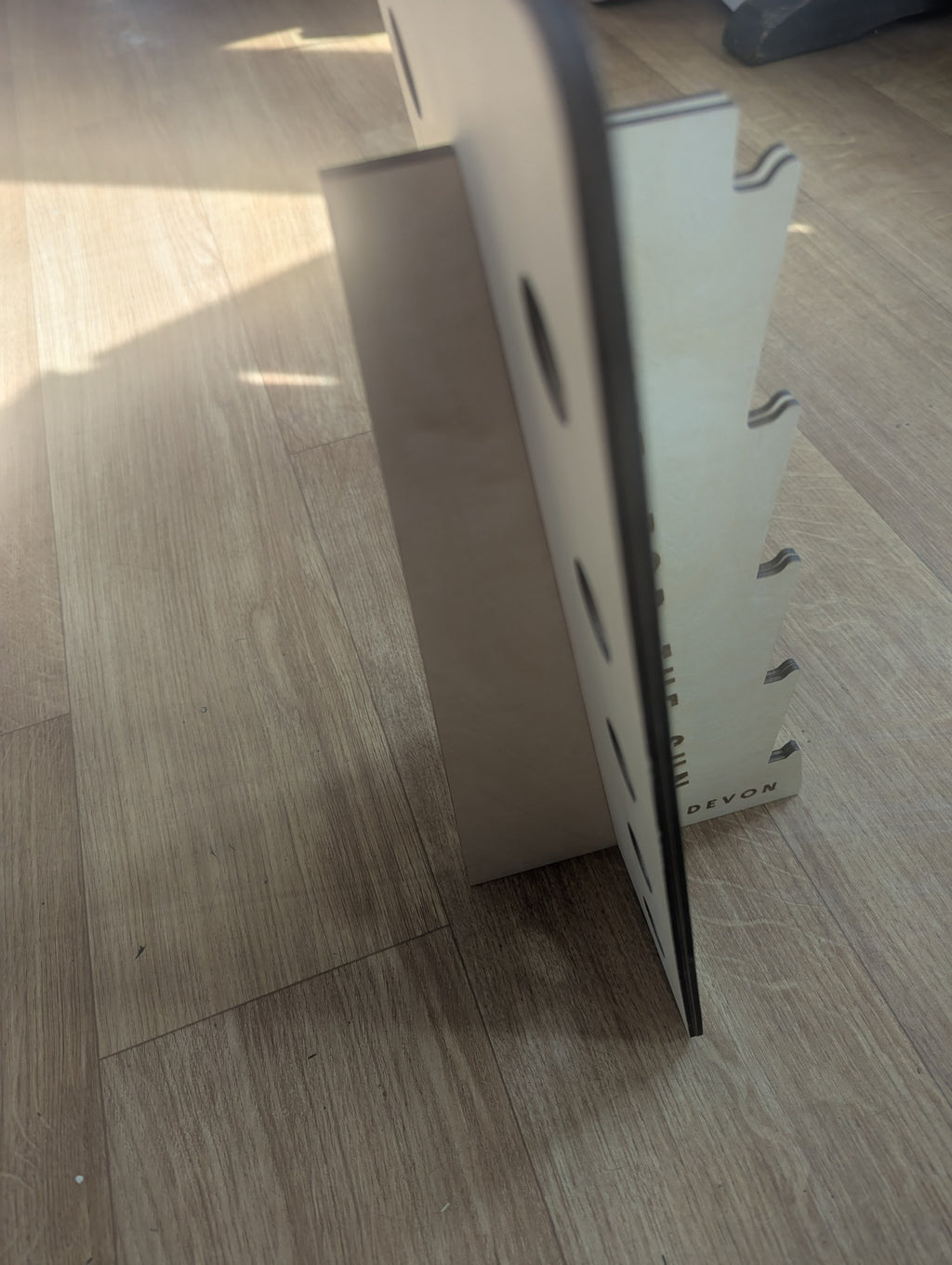 Verano Glasses Stand