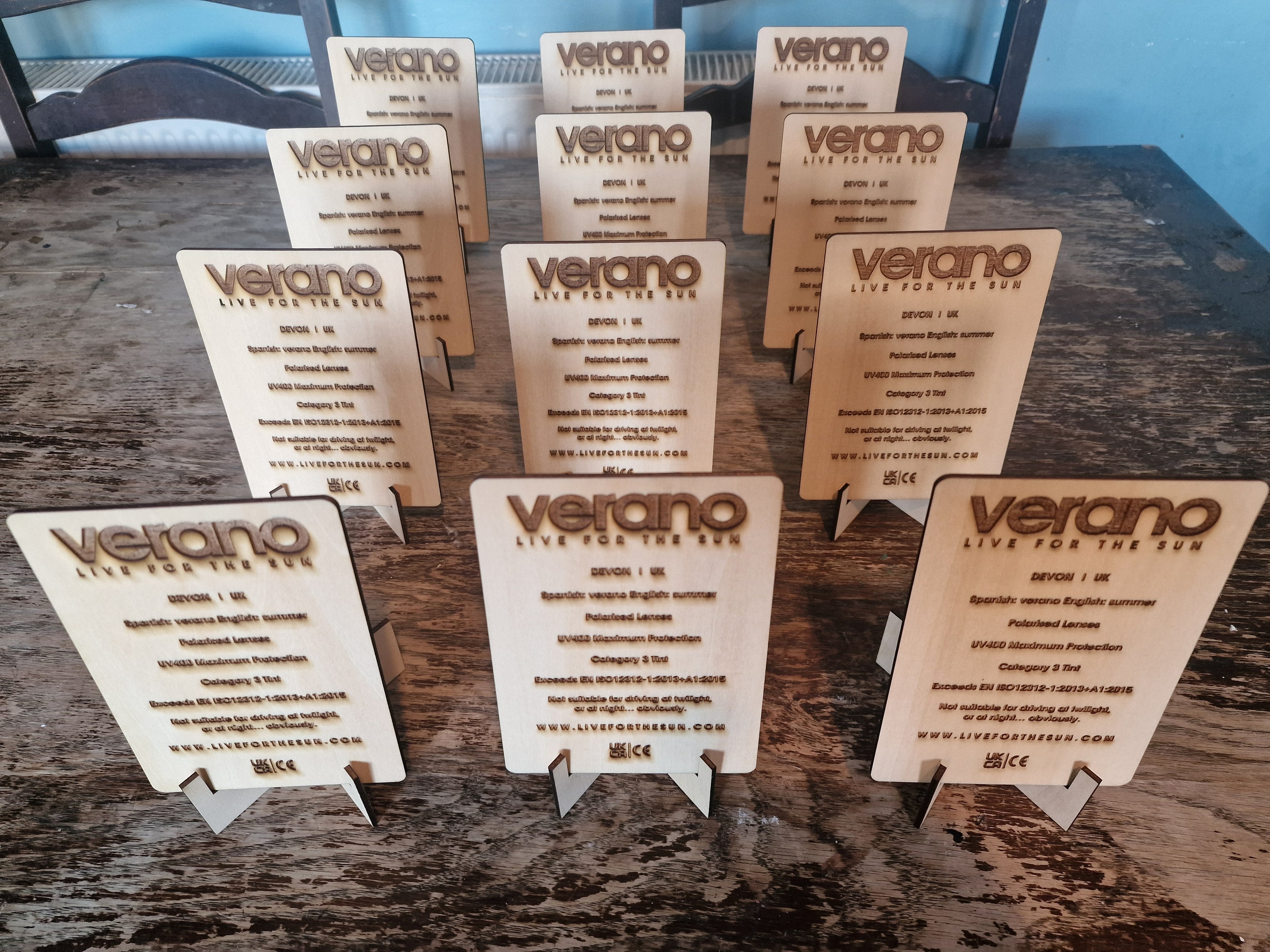 Verano Notices and Stand