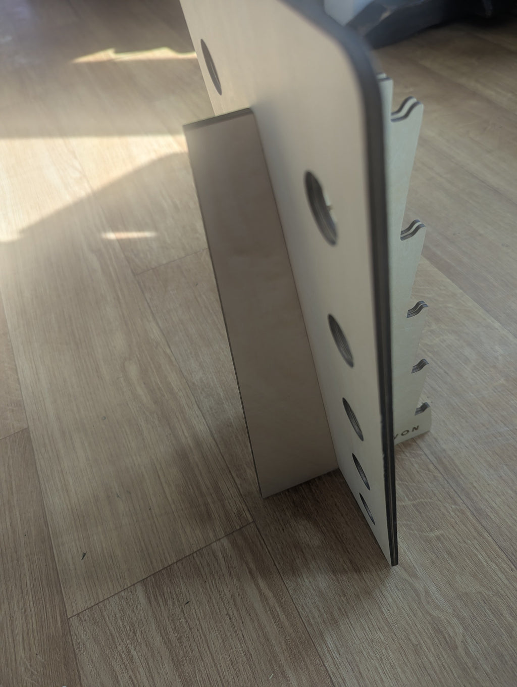 Verano Glasses Stand